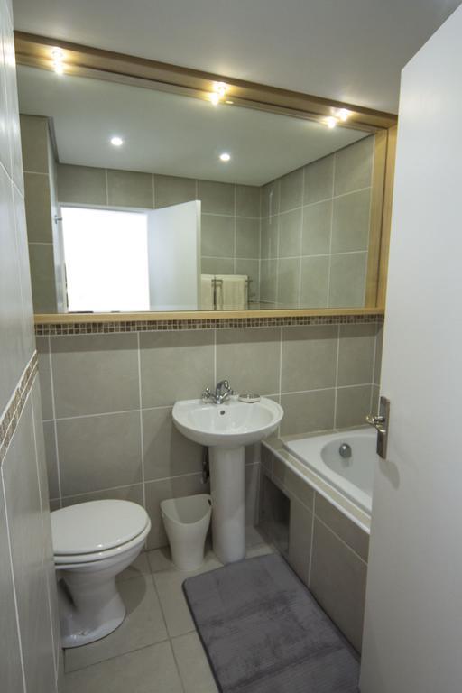 14 The Shades - By Stay In Umhlanga Durban Room photo